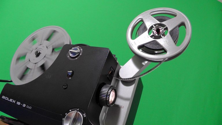 Actualidad del entretenimiento: De las críticas a “All’s Fair” al thriller “Instintos ocultos”